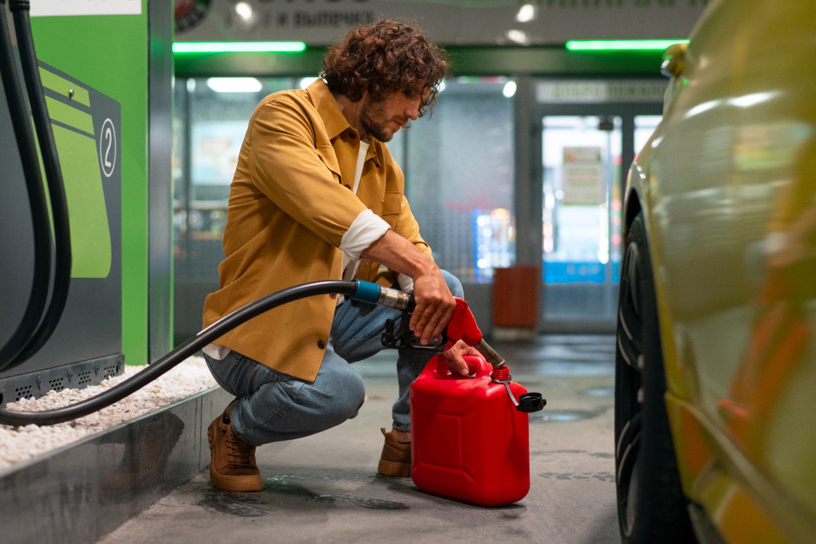 How Much Does a Gallon of Gas Weigh